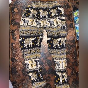 Elephant print flowy pants!